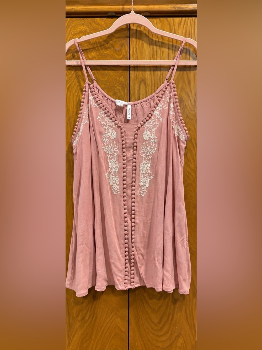 NWT LUQ Grace Embroidered Cami Pink Floral Boho Top M